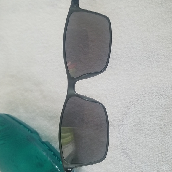 Sunglasses - Picture 5 of 6
